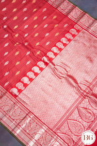 Kuttu Gadwal Pure silk handloom saree - red with green