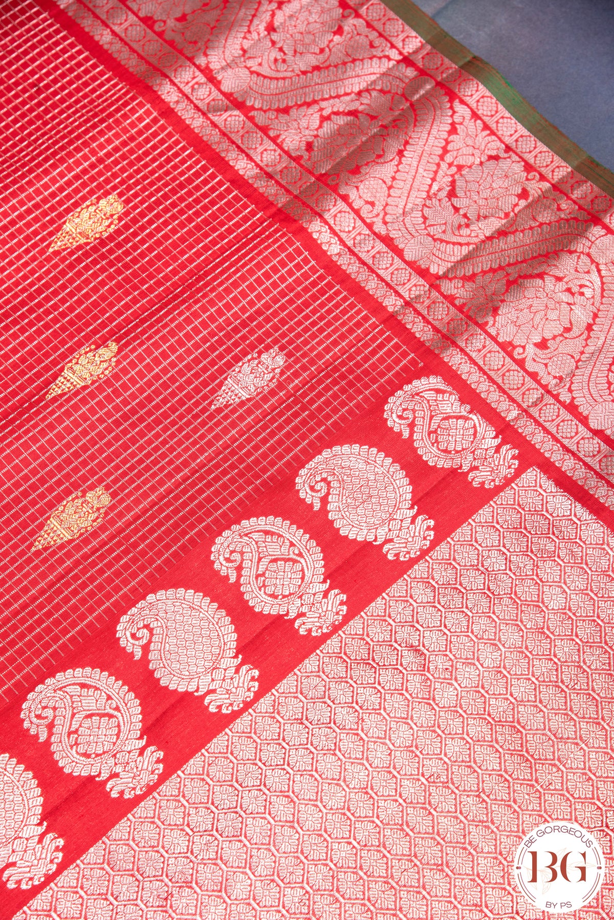 Kuttu Gadwal Pure silk handloom saree - red with green