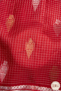 Kuttu Gadwal Pure silk handloom saree - red with green