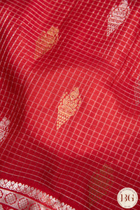 Kuttu Gadwal Pure silk handloom saree - red with green