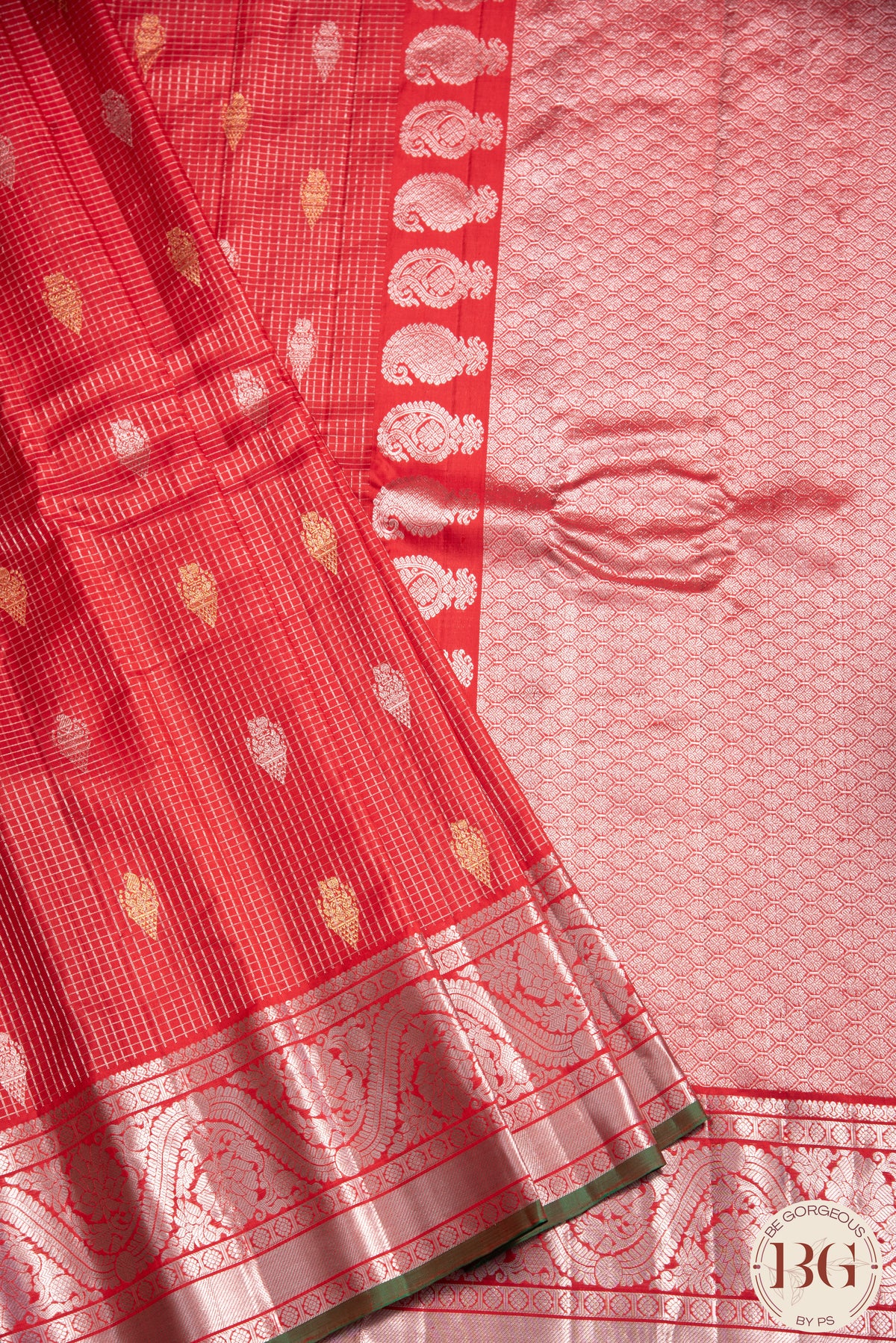 Kuttu Gadwal Pure silk handloom saree - red with green