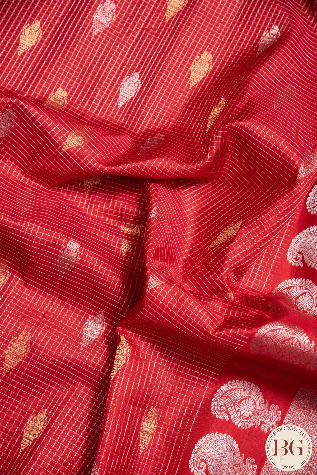 Kuttu Gadwal Pure silk handloom saree - red with green