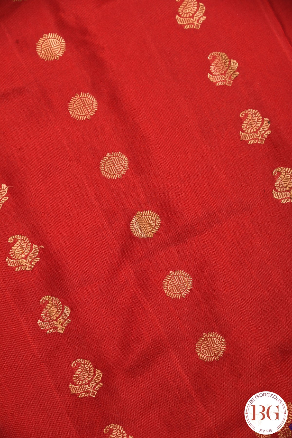 No Zari Kuttu Gadwal Pure handloom silk saree - red with green