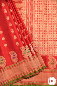 No Zari Kuttu Gadwal Pure handloom silk saree - red with green