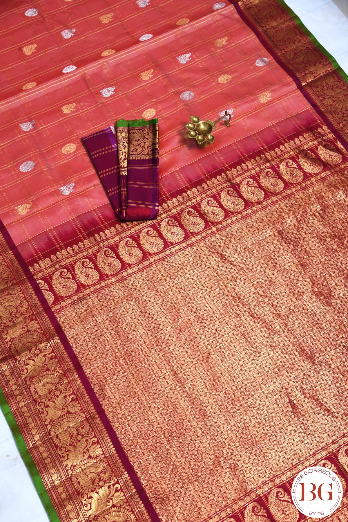 Kuttu Gadwal Pure silk handloom saree - gajri with purple