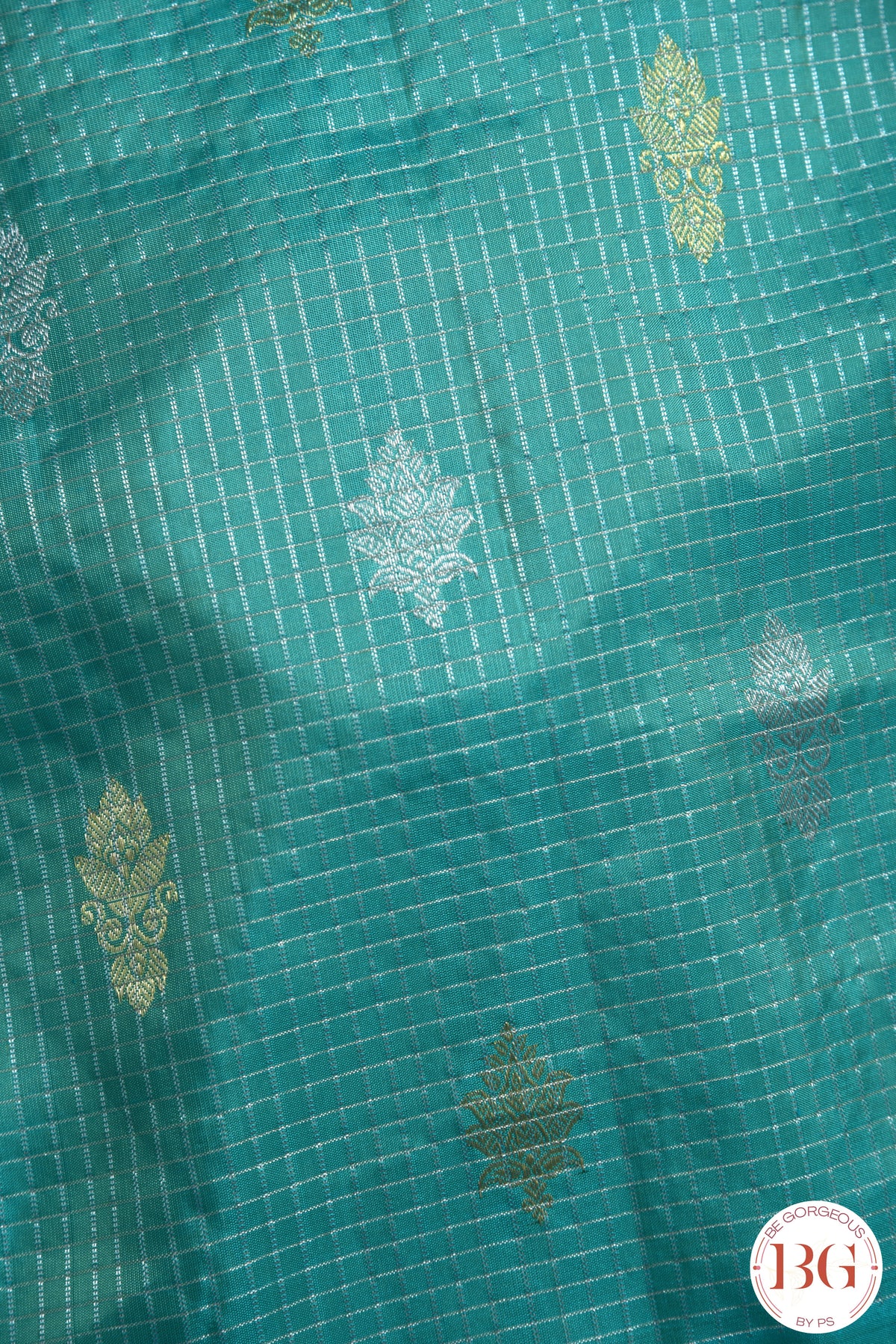 Kuttu Gadwal Pure silk handloom saree - light green