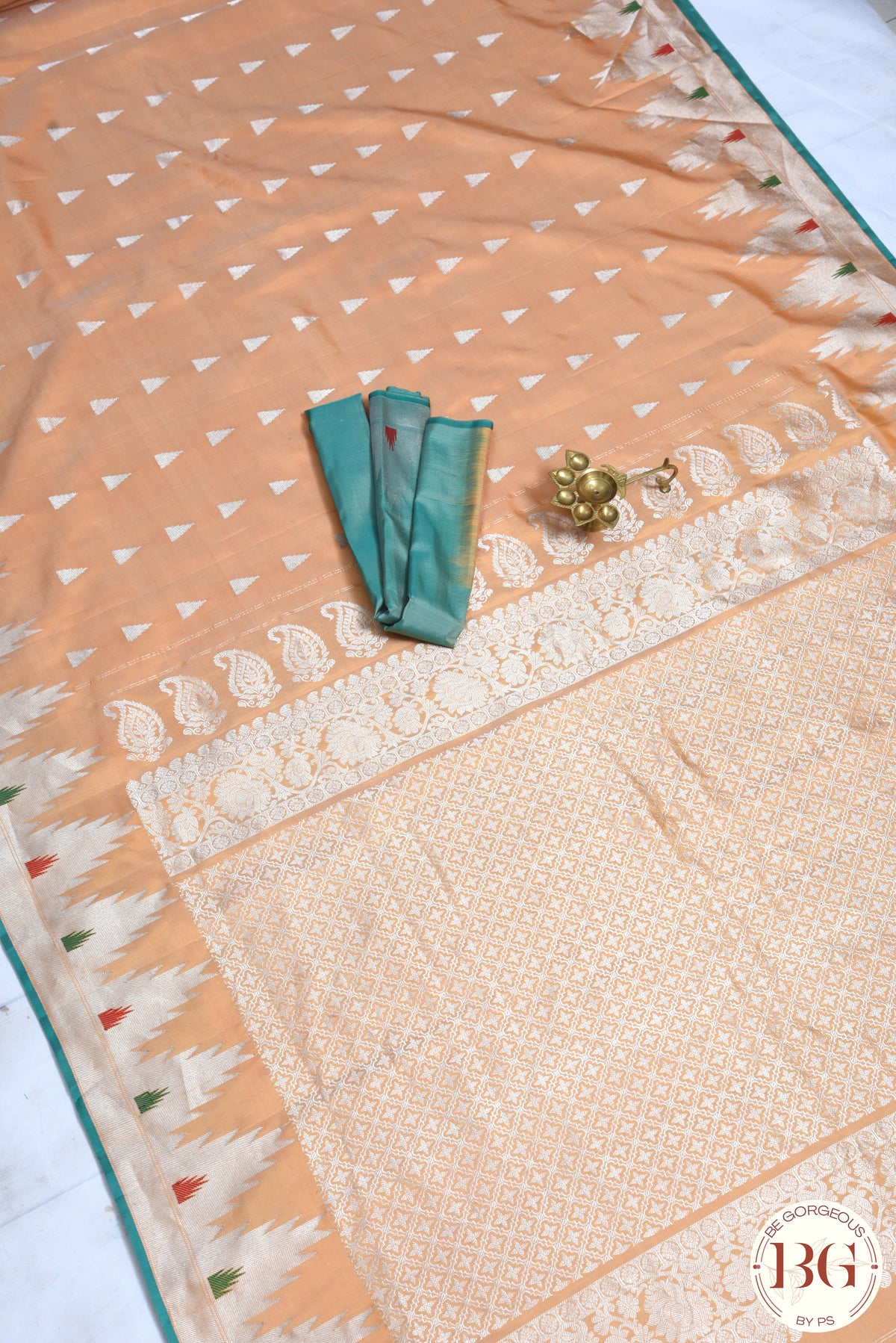 Kuttu Gadwal Pure silk handloom saree - beige orangish with green