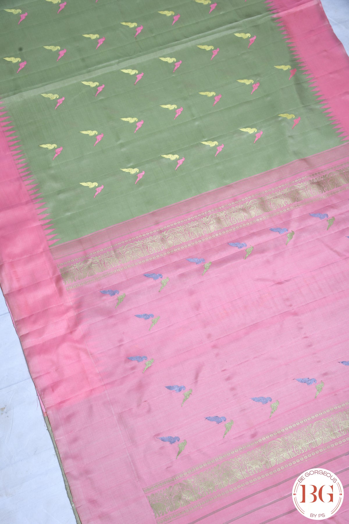 No Zari Kuttu Gadwal Pure handloom silk saree - pista green with baby pink