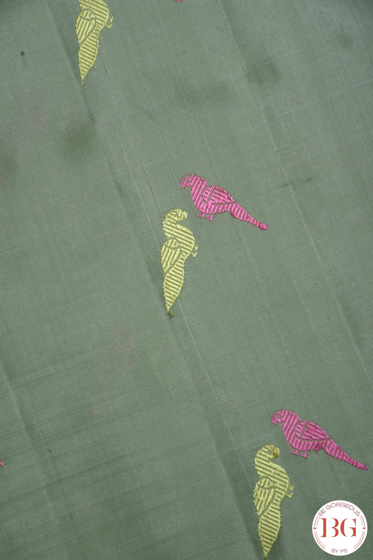 No Zari Kuttu Gadwal Pure handloom silk saree - pista green with baby pink