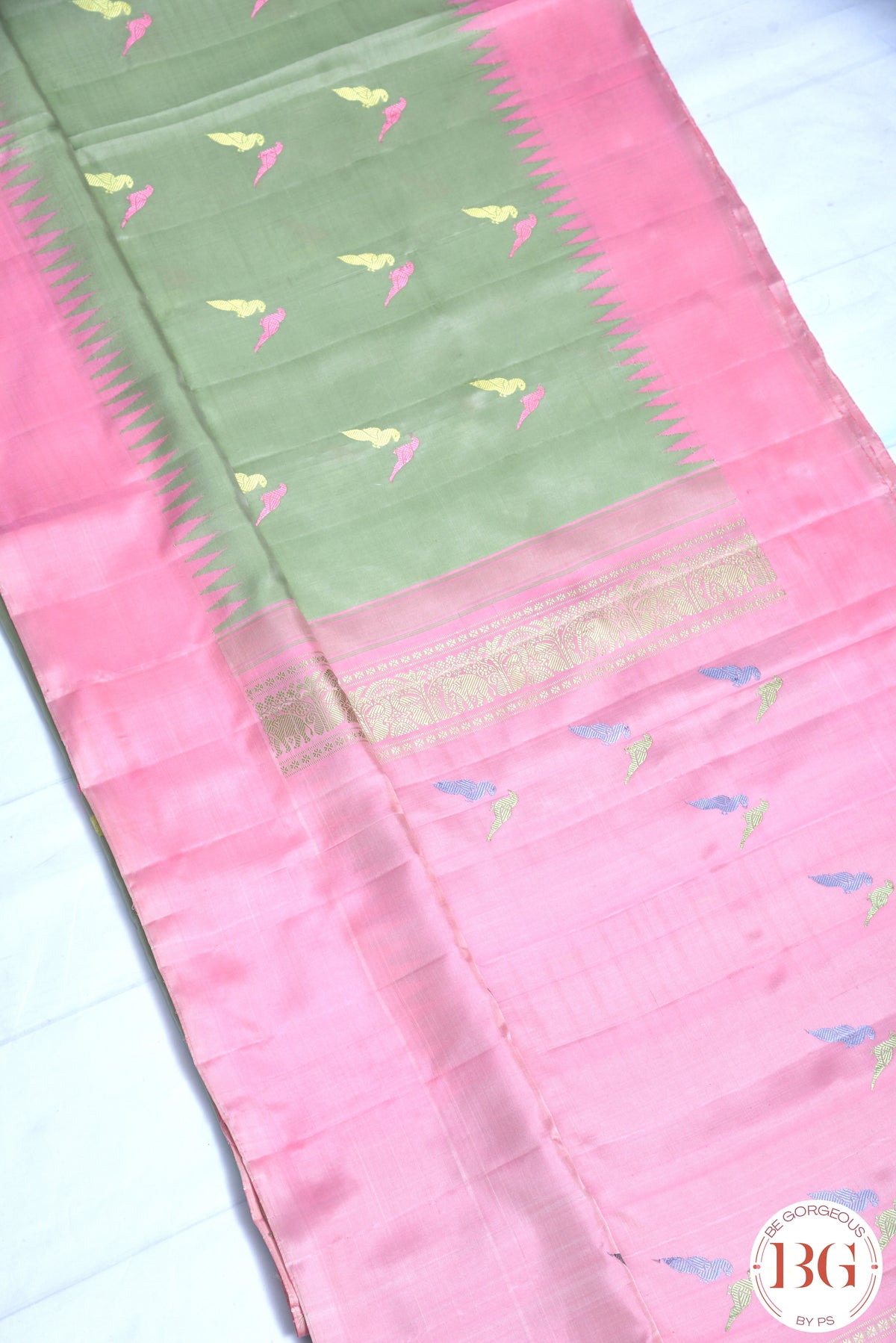 No Zari Kuttu Gadwal Pure handloom silk saree - pista green with baby pink