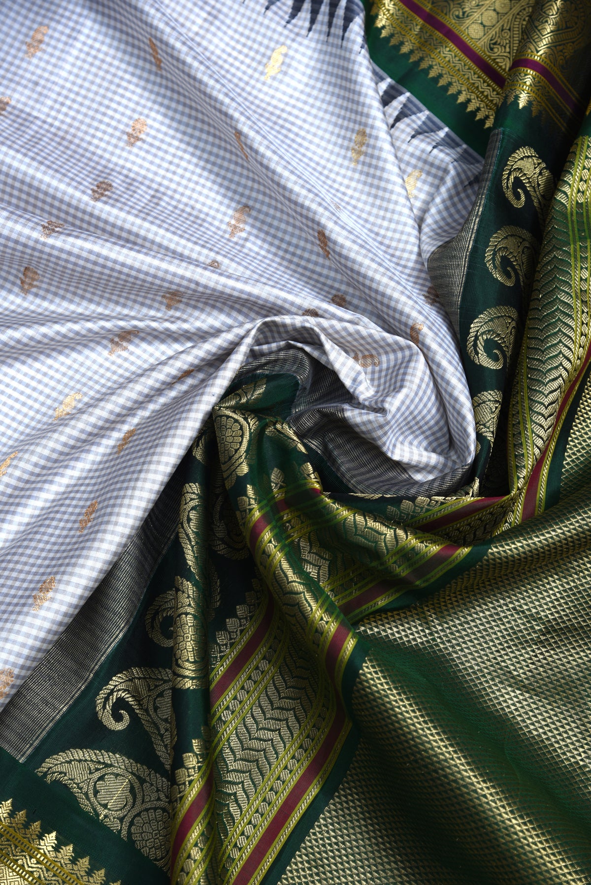 Kuttu Gadwal Pure silk handloom saree - grey with green