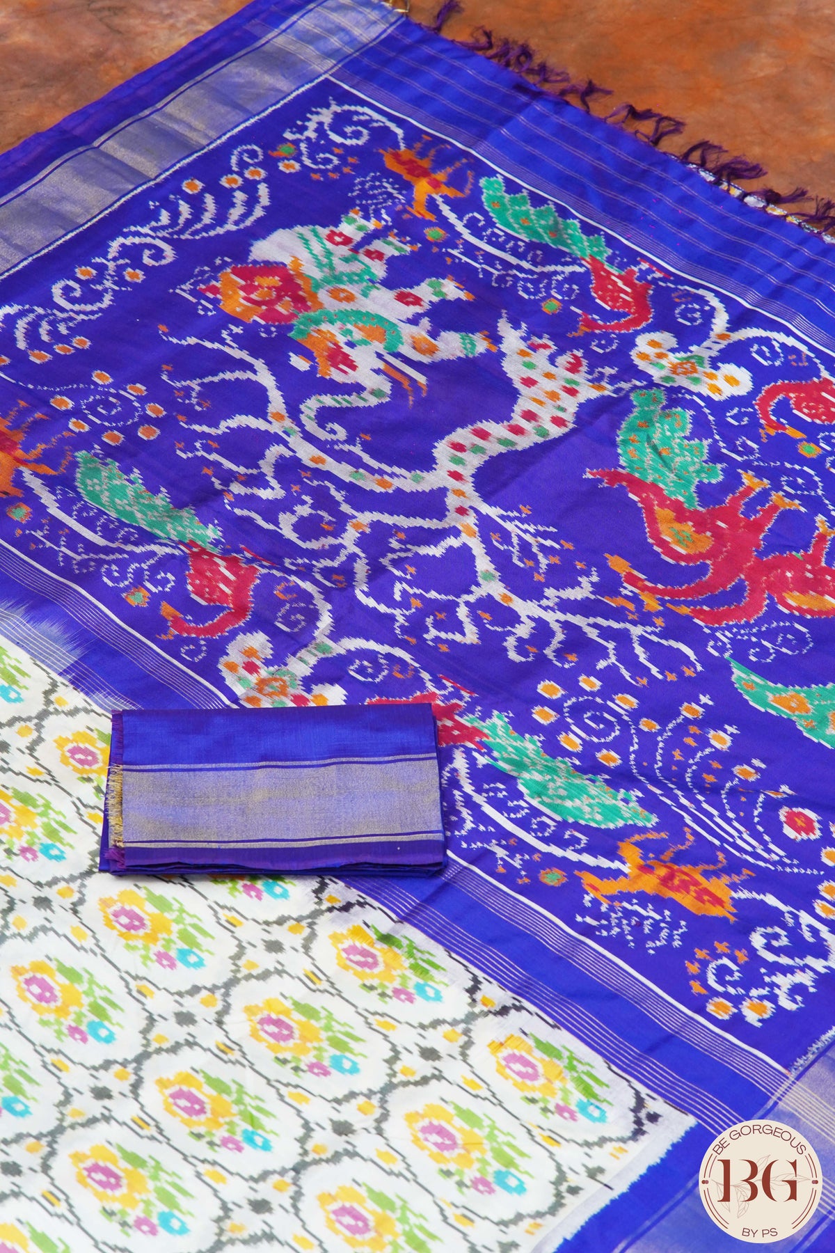 Ikkat Pure silk handloom saree with flower motifs - Off White Blue