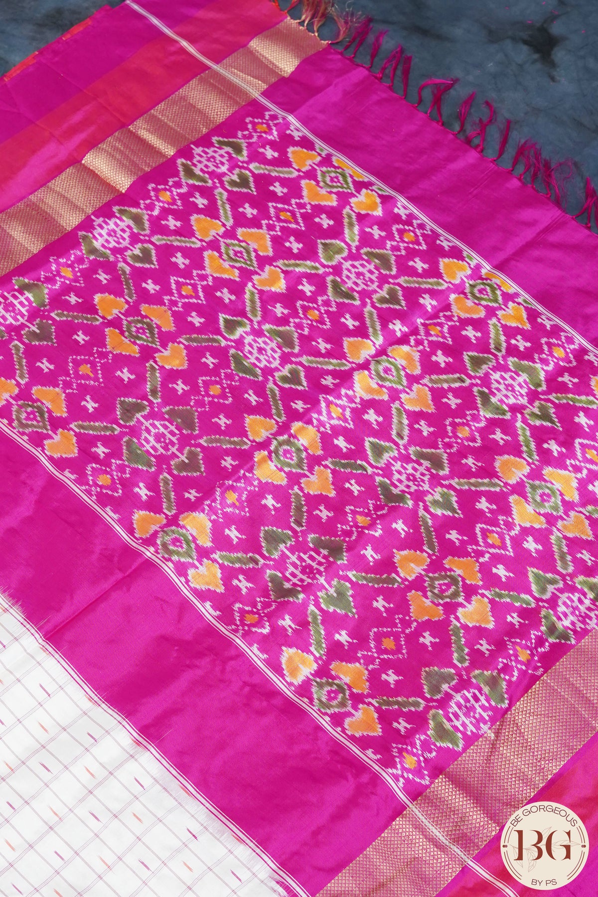 Ikkat Pure silk handloom saree with checks - Off White Pink