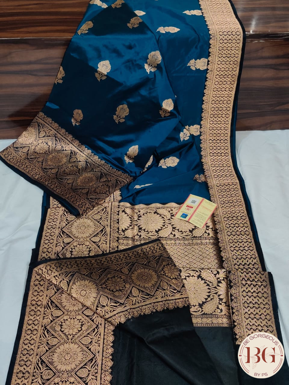 Pure Banarasi Handloom Katan Silk Kadhua Weaved Contrast Border Pallu Saree - Turqoise Black
Silkmark certfiied