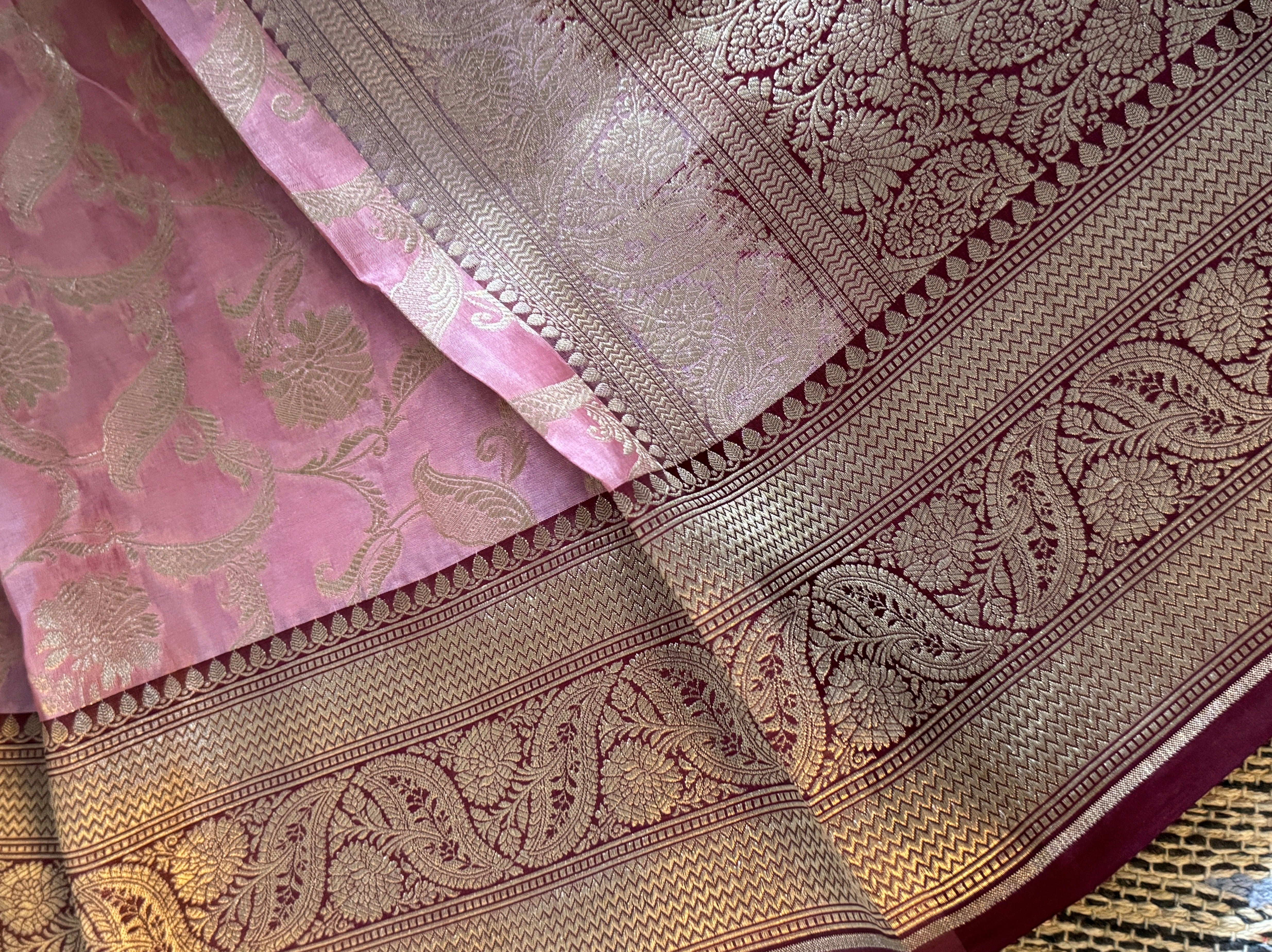 Pure Banarasi Handloom Katan Silk Contrast Border Pallu Golden Zari Cutwork Weaving Saree - Baby Pink
Silkmark certfiied