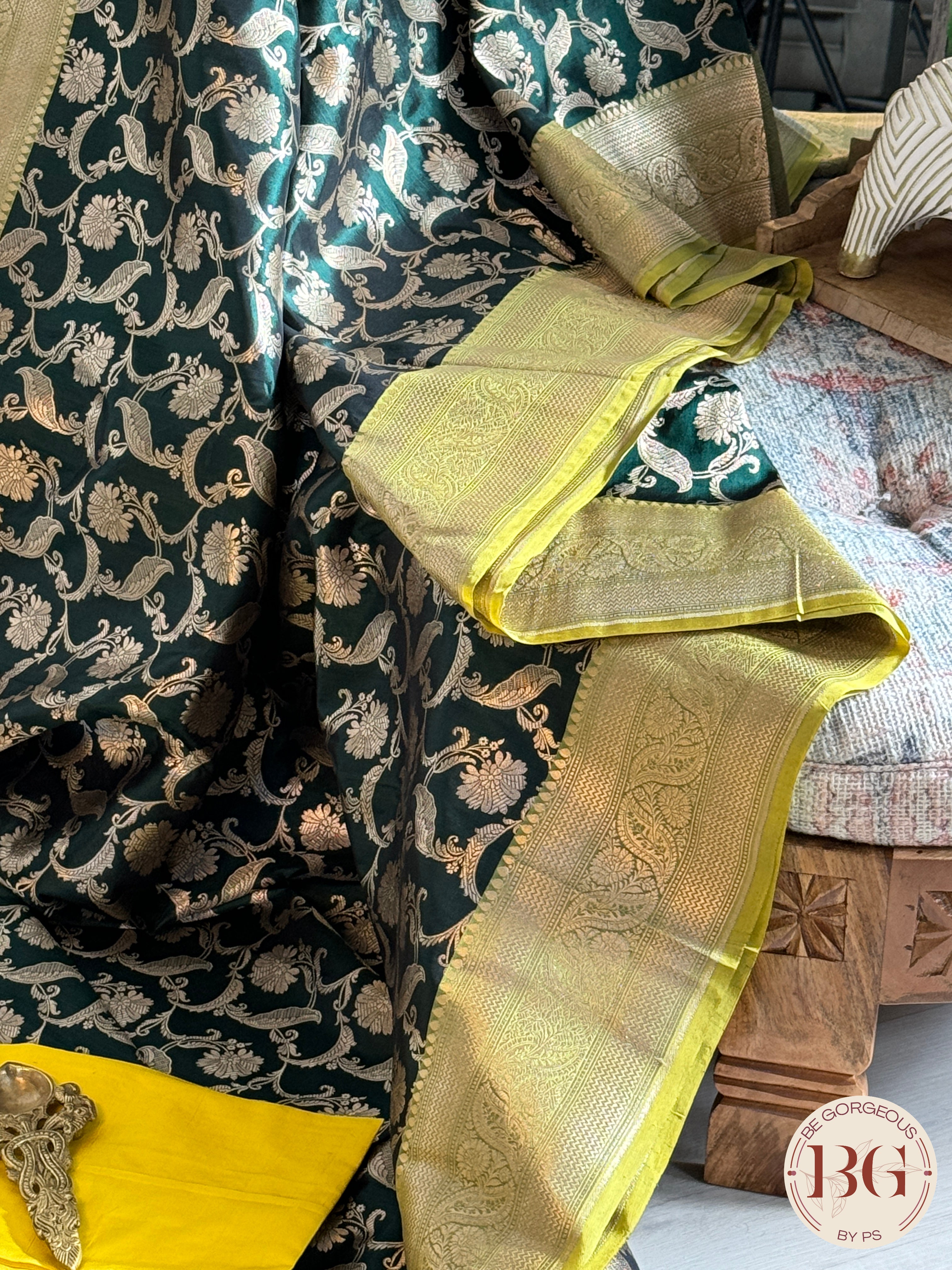 Pure Banarasi Handloom Katan Silk Contrast Border Pallu Golden Zari Cutwork Weaving Saree - Green Yellow
Silkmark certfiied