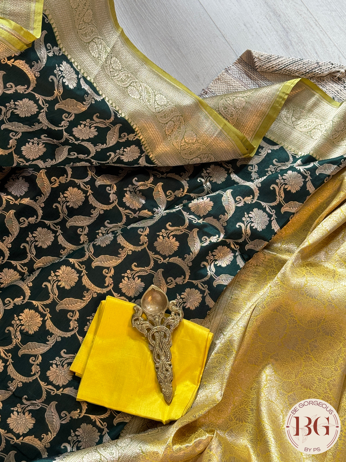 Pure Banarasi Handloom Katan Silk Contrast Border Pallu Golden Zari Cutwork Weaving Saree - Green Yellow
Silkmark certfiied