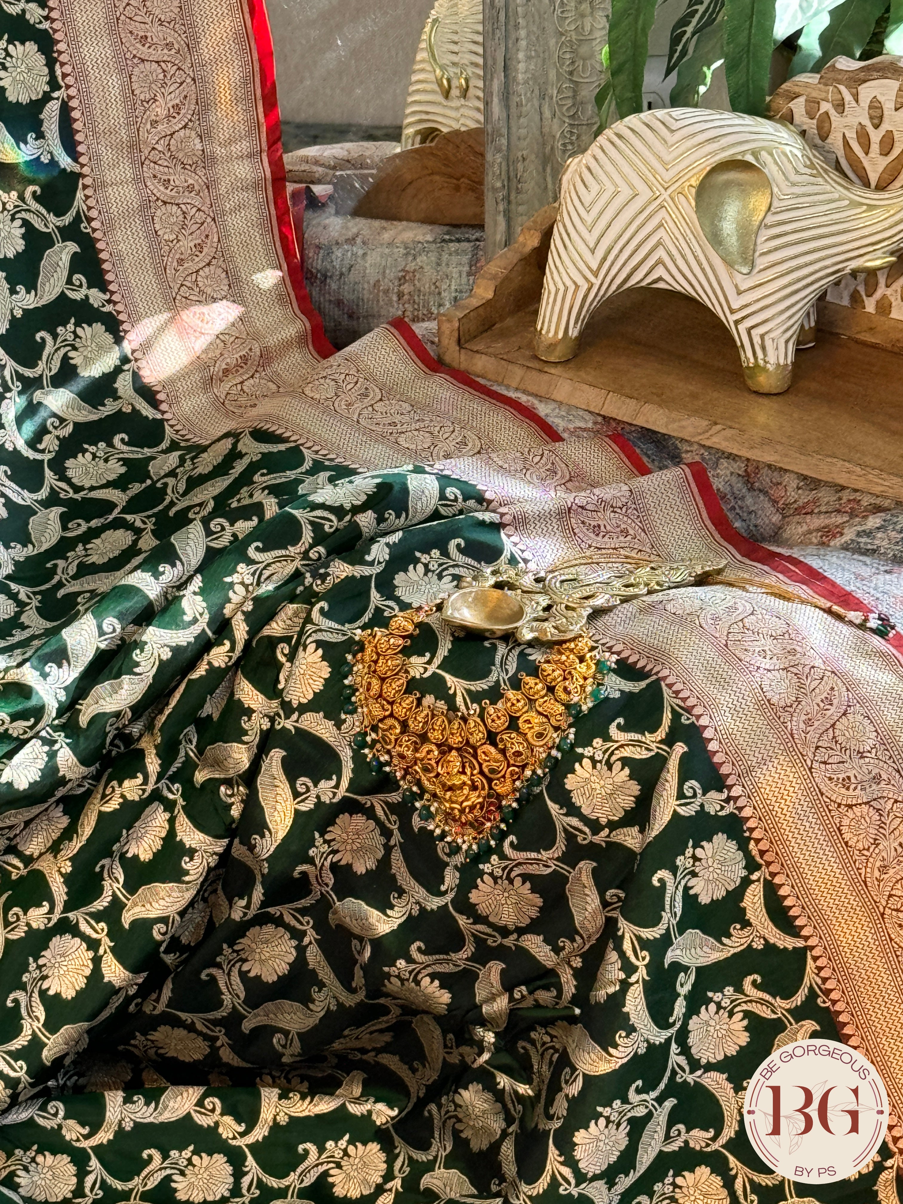 Pure Banarasi Handloom Katan Silk Contrast Border Pallu Golden Zari Cutwork Weaving Saree - Green Red
Silkmark certfiied