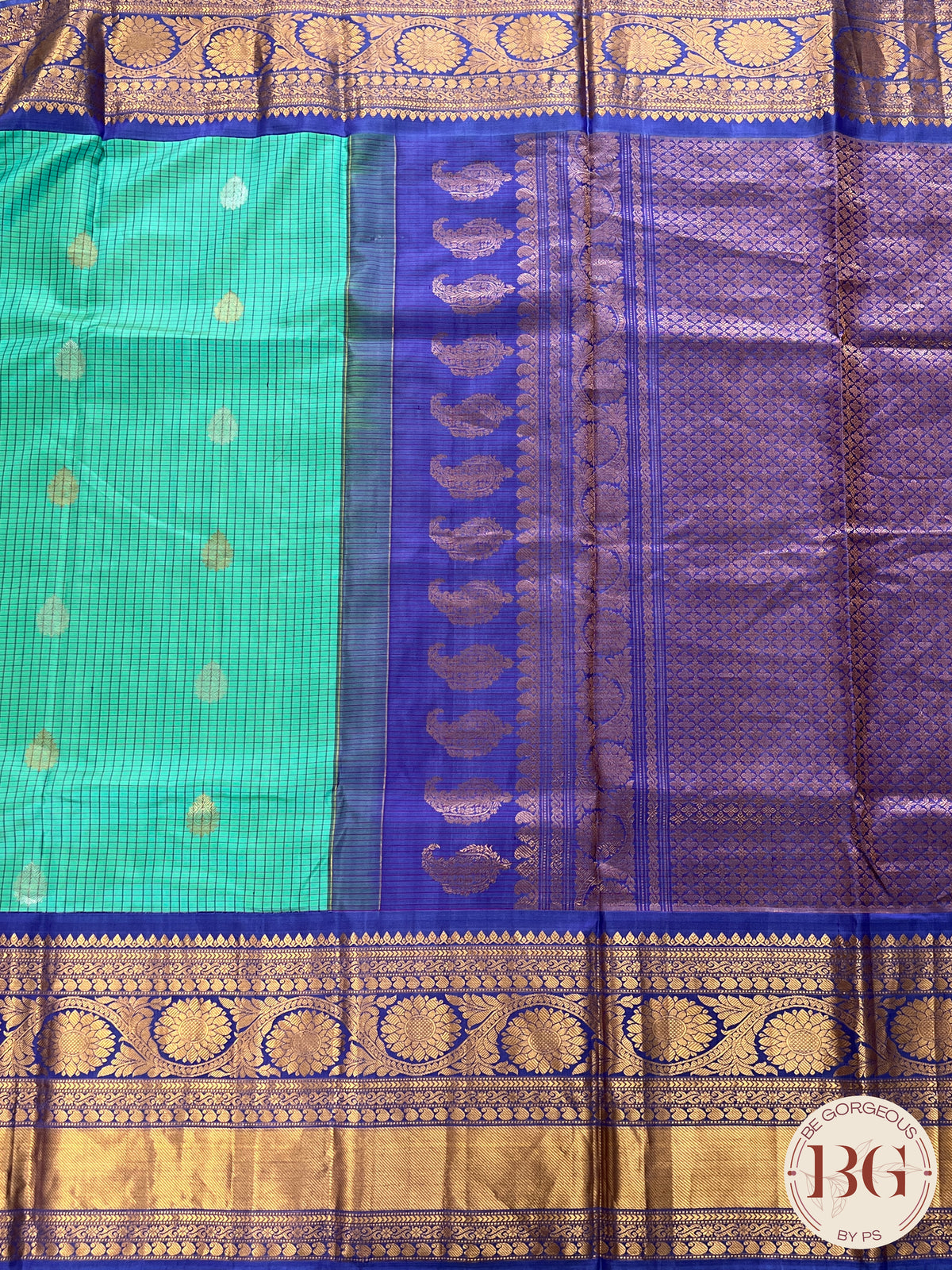 Gadwal Pure Silk Handloom Saree color - green