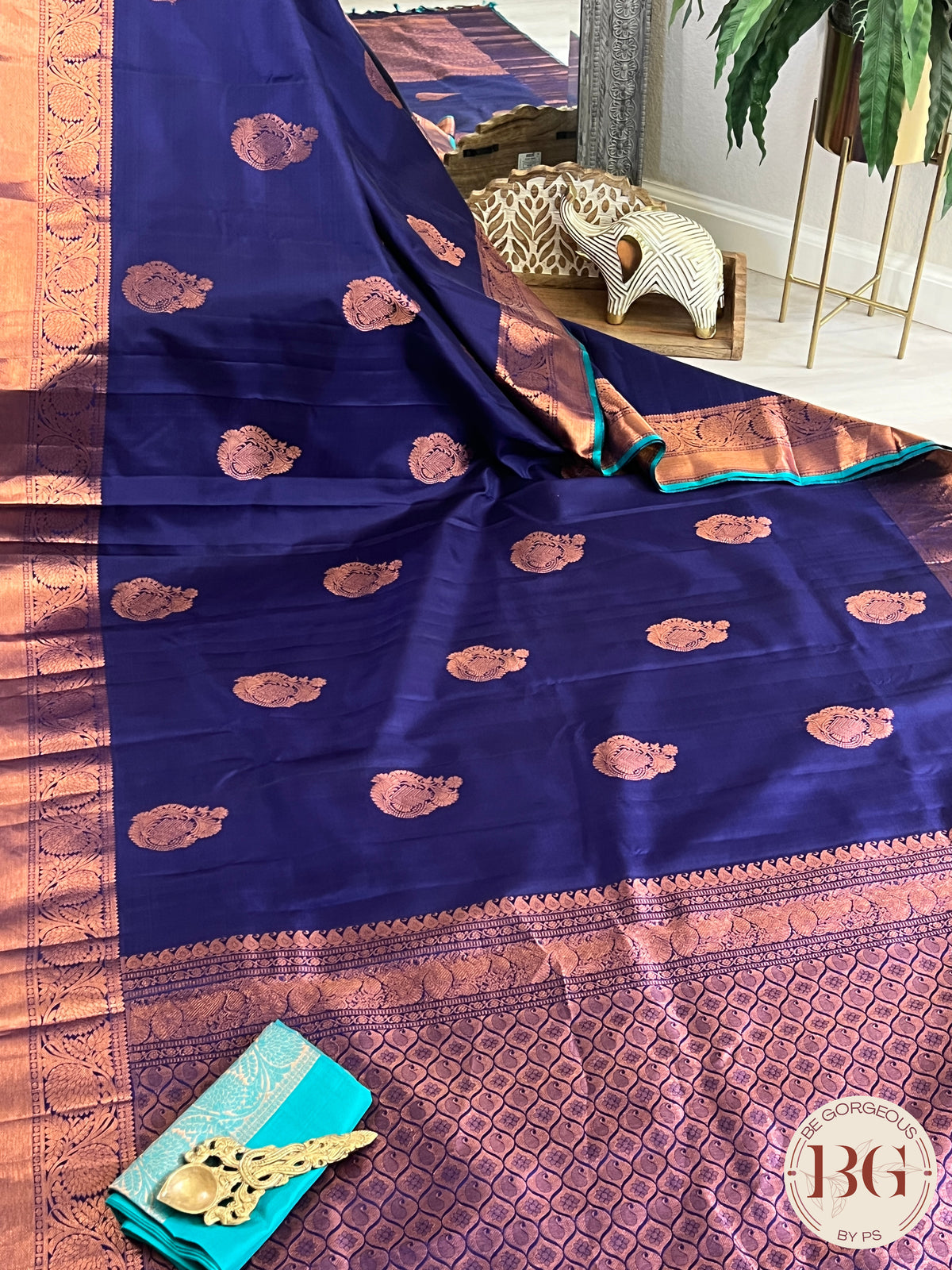 Pure Kanjeevaram Silk with copper zari border and pallu color - navy blue