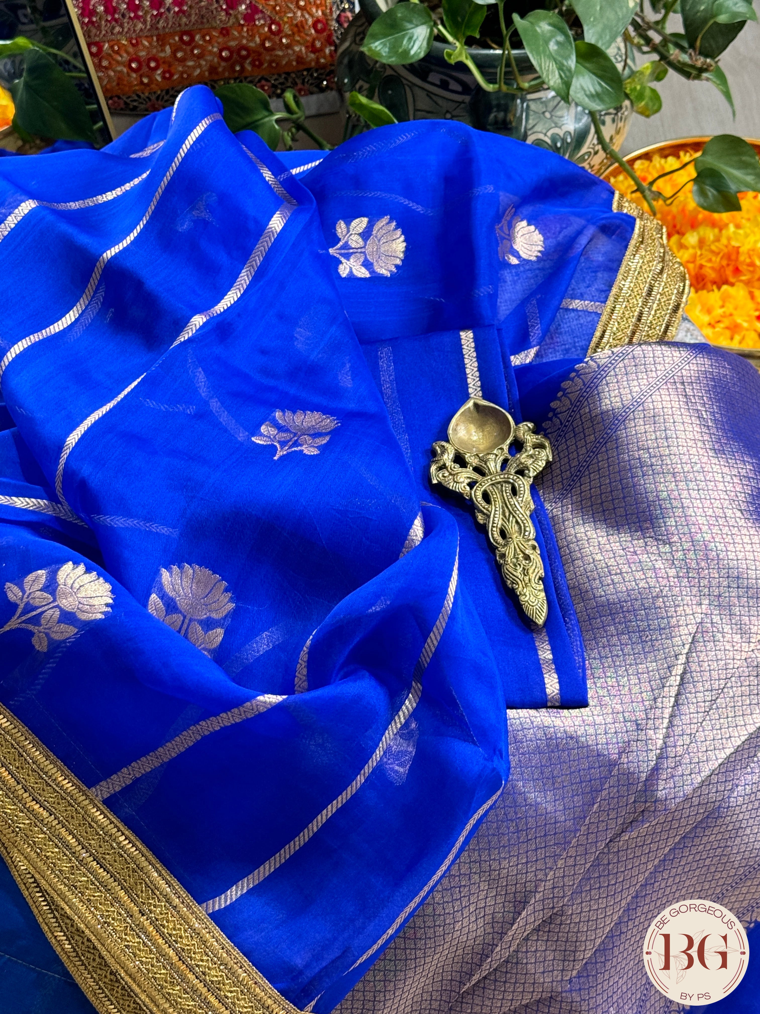 Banarasi Kora Organza with stripes silk mark certified saree with lace - Royal Blue