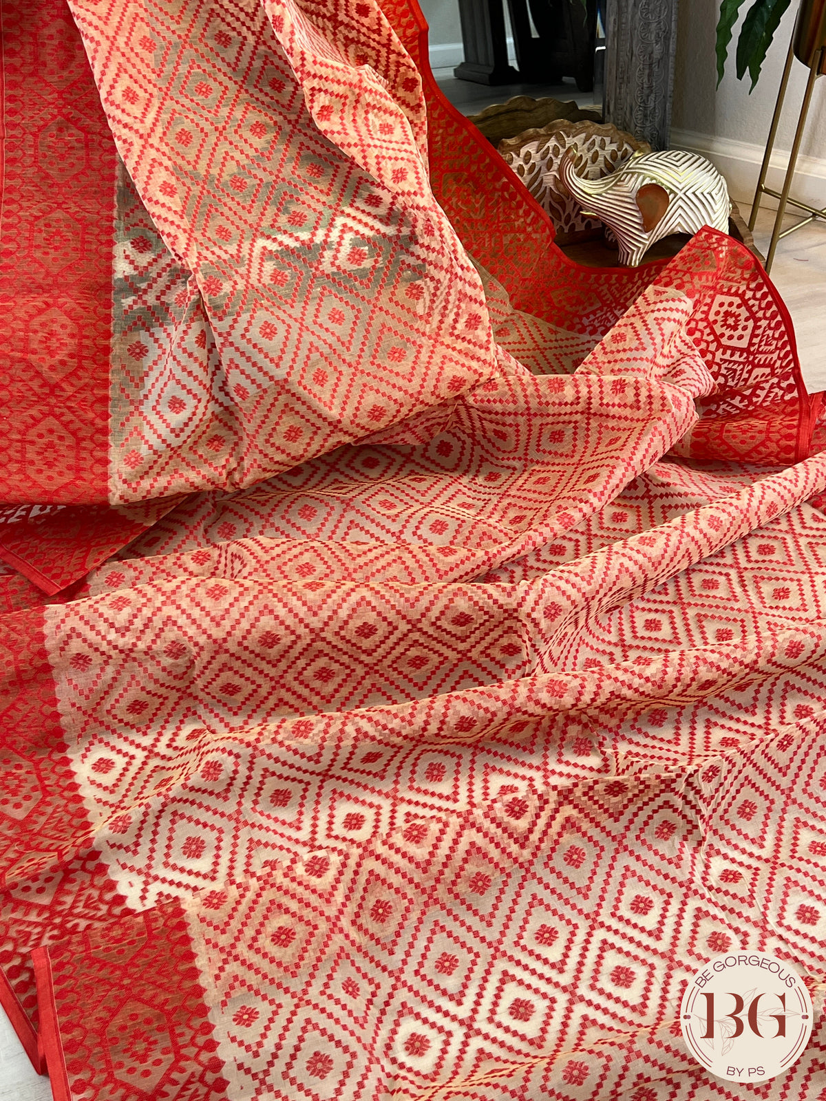 Cotton Jamdani saree color - beige red