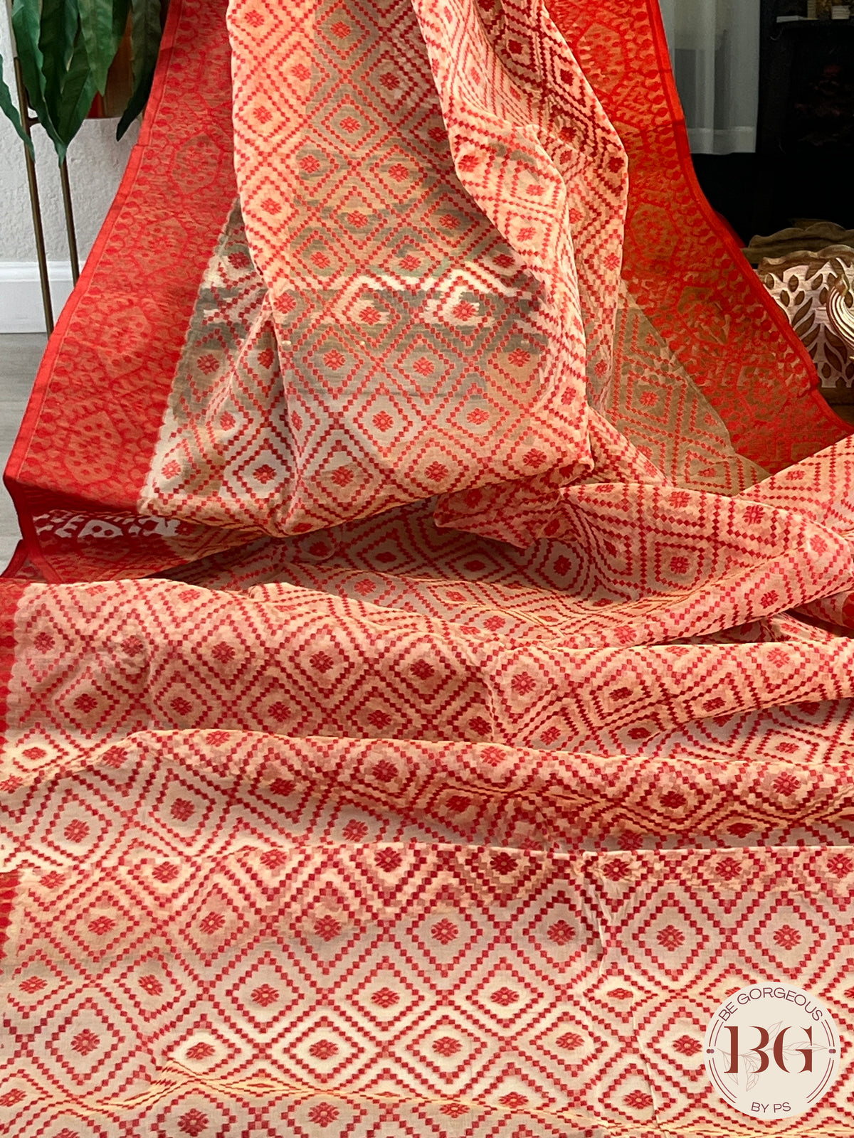 Cotton Jamdani saree color - beige red