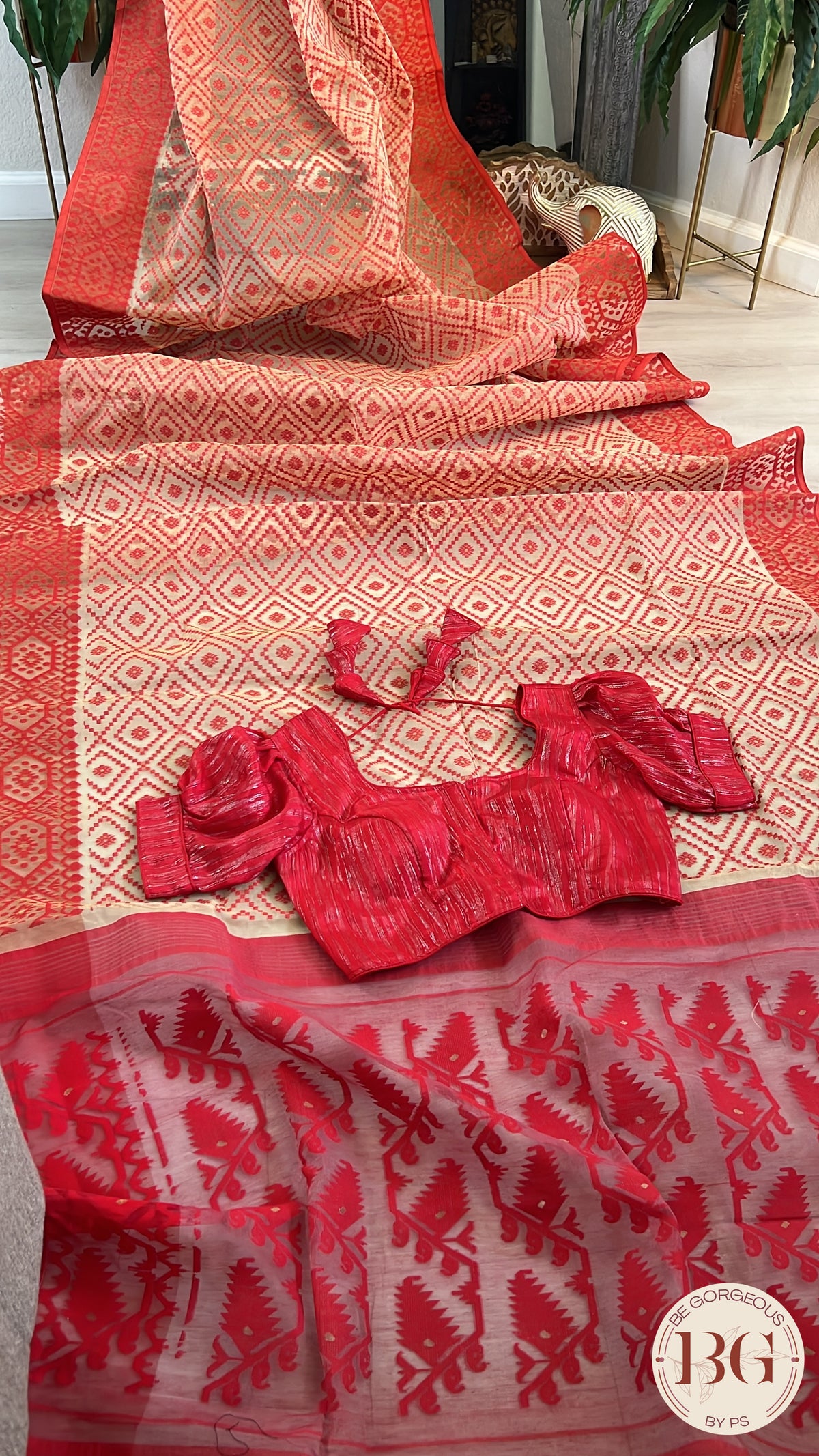 Cotton Jamdani saree color - beige red