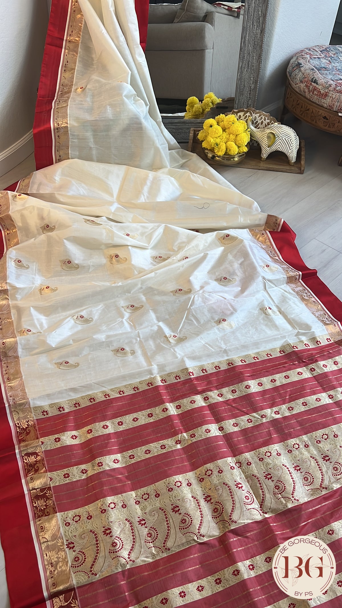 Pure Garad Silk Ambiya design saree color - white red