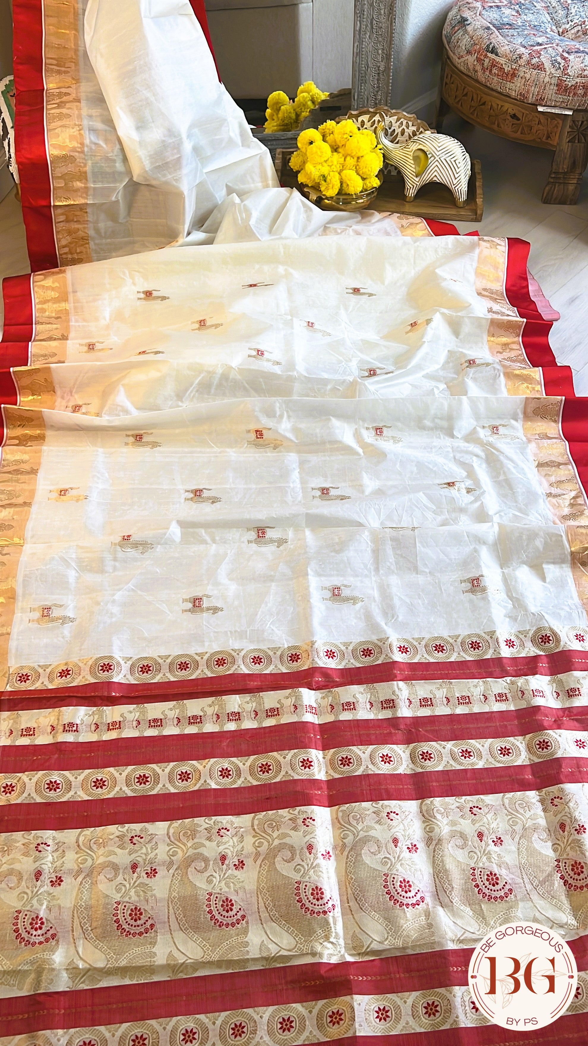 Pure Garad Silk horse design saree color - white red