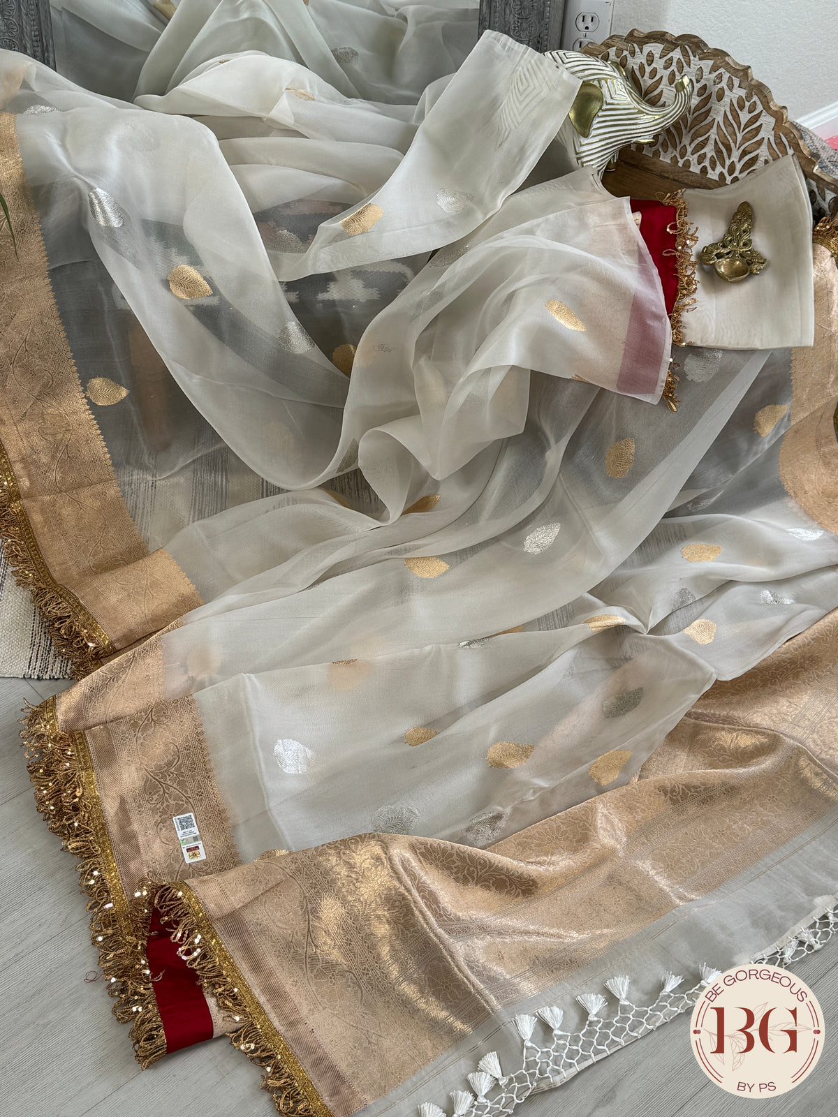 Banarasi Handloom Kora Organza Silk Saree with lace - Silk mark certified - white