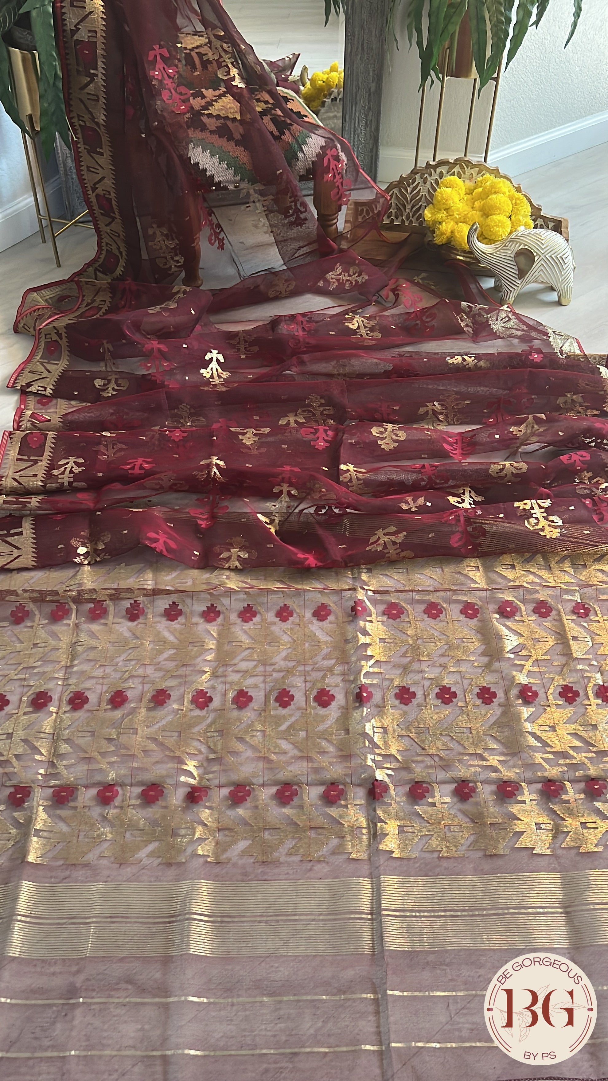 Pure handloom jamdani with zari saree color - maroon