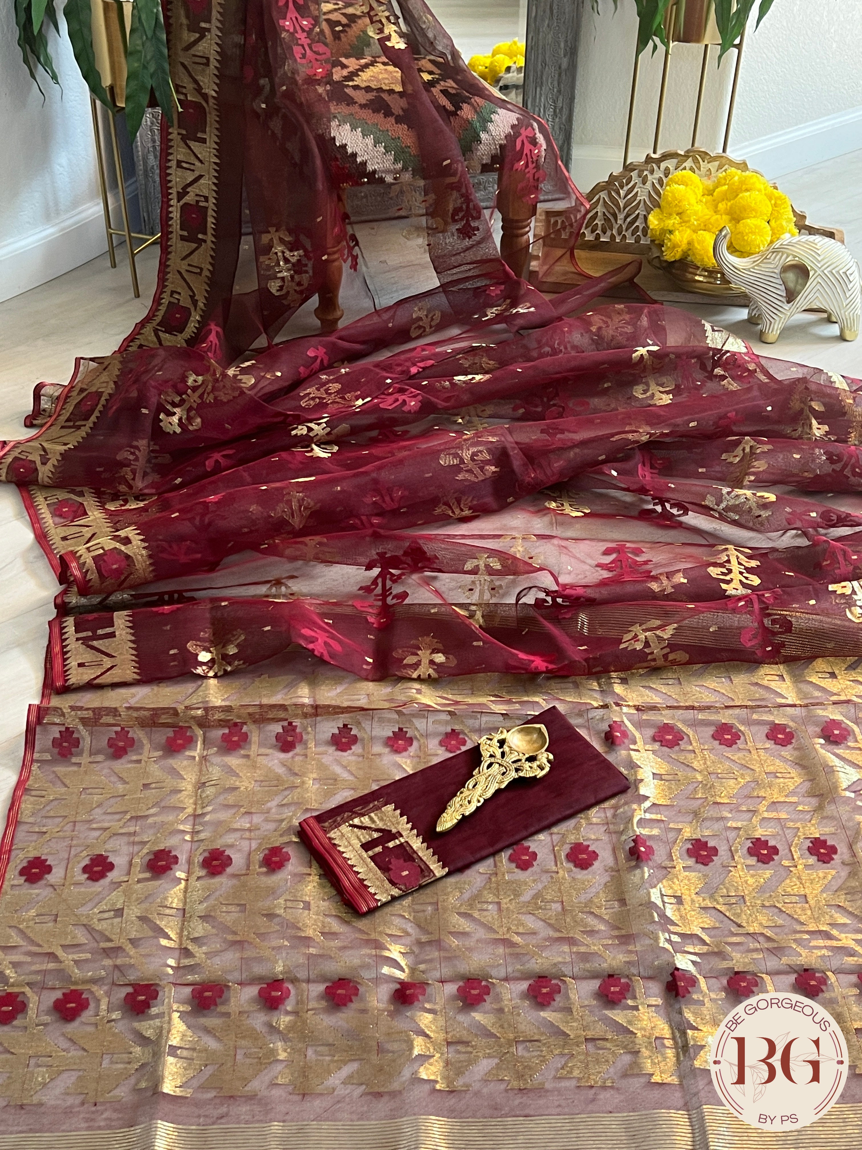 Pure handloom jamdani with zari saree color - maroon