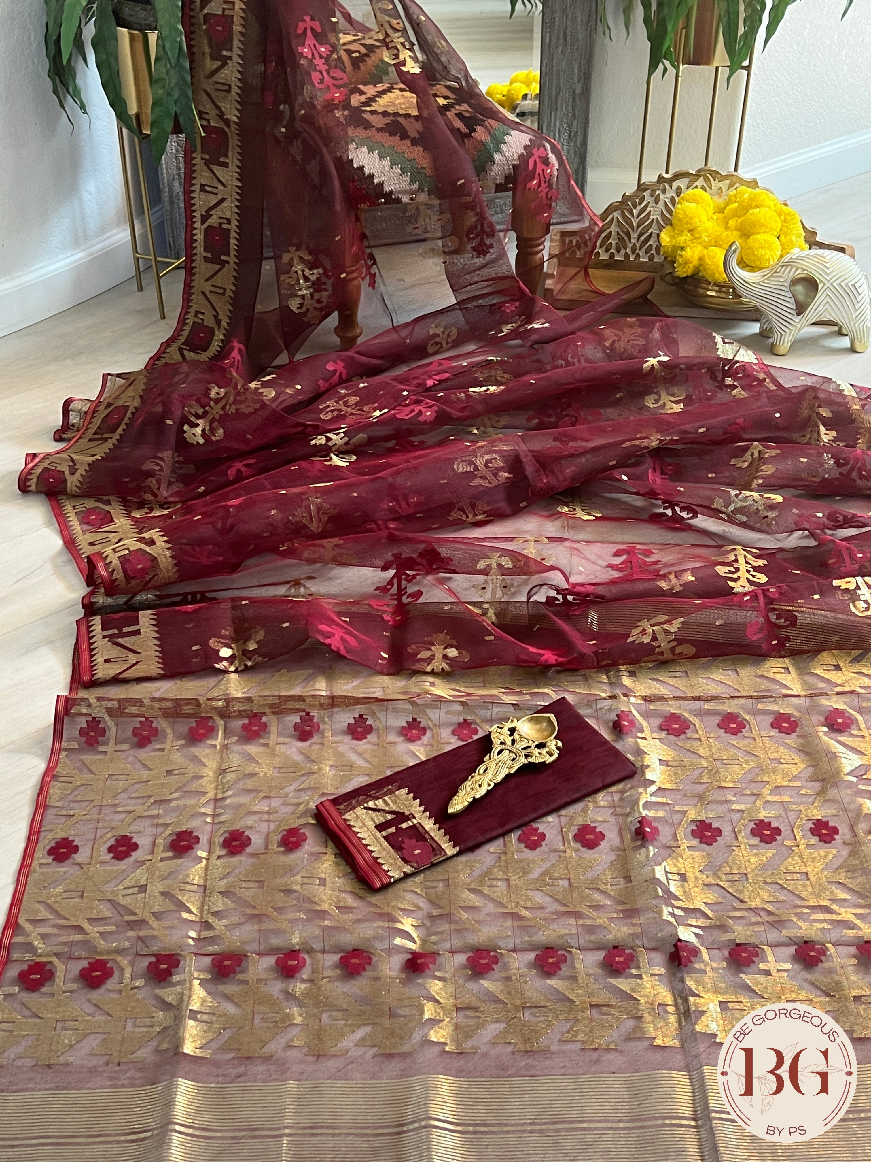 Pure handloom jamdani with zari saree color - maroon