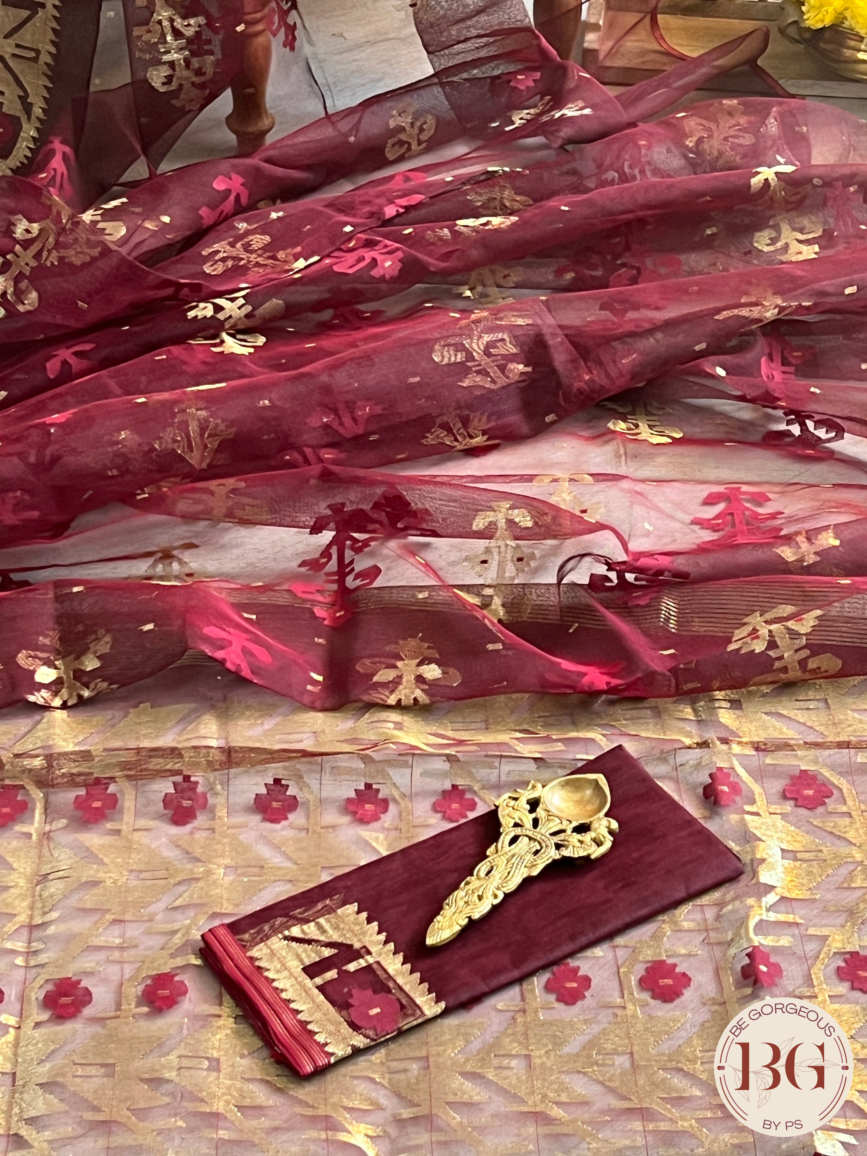 Pure handloom jamdani with zari saree color - maroon