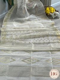 Handloom dhakai jamdani saree color - white gold