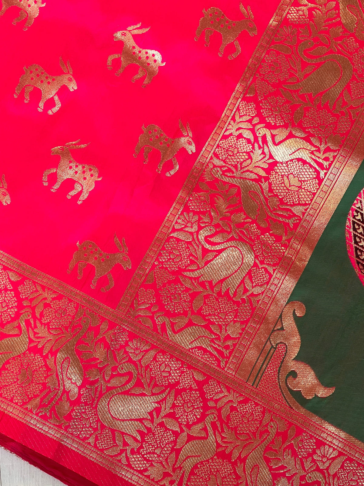 Soft silk with deer motifs and figures on pallu saree color - pink