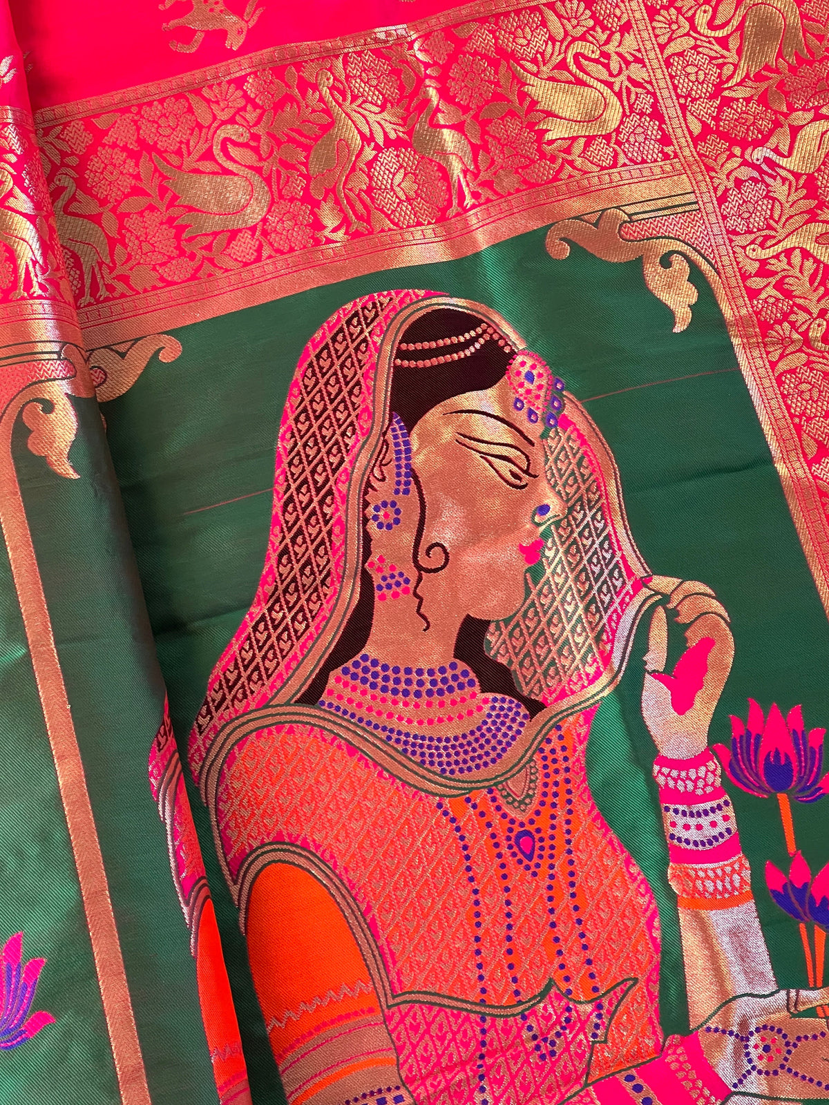 Soft silk with deer motifs and figures on pallu saree color - pink