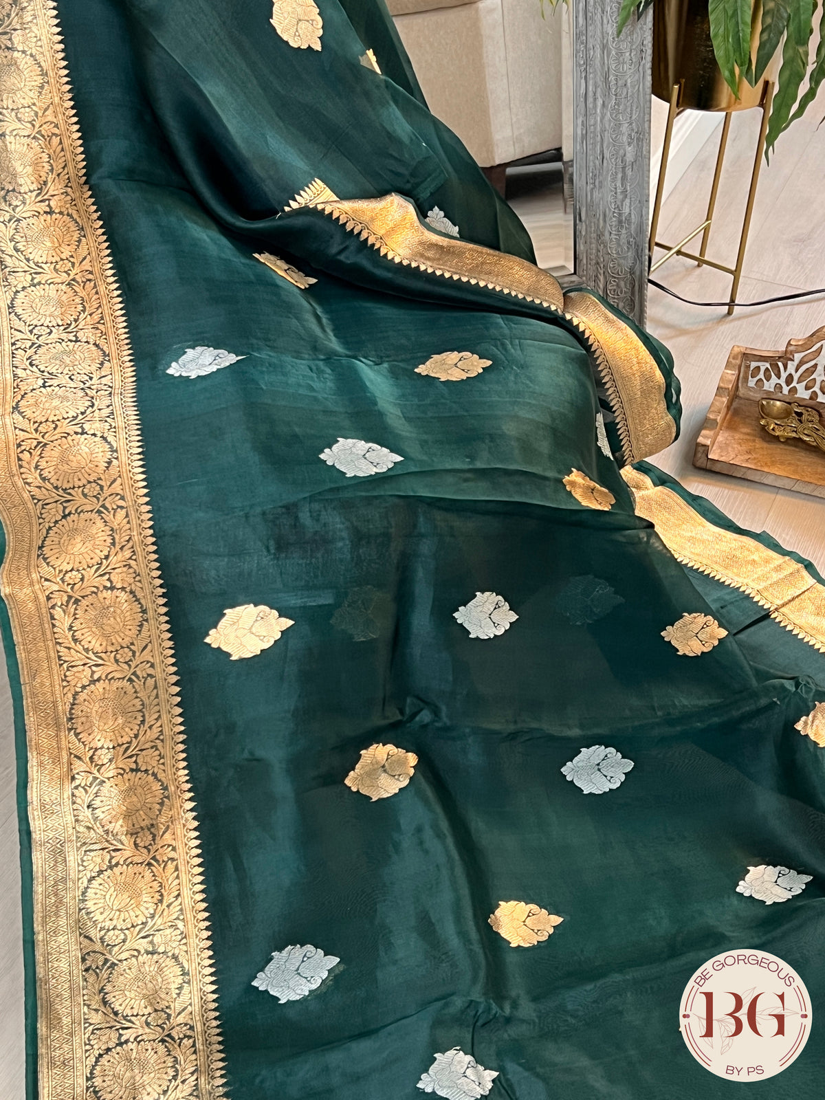 Banarasi Kora Organza Silk Saree Handloom saree color - green