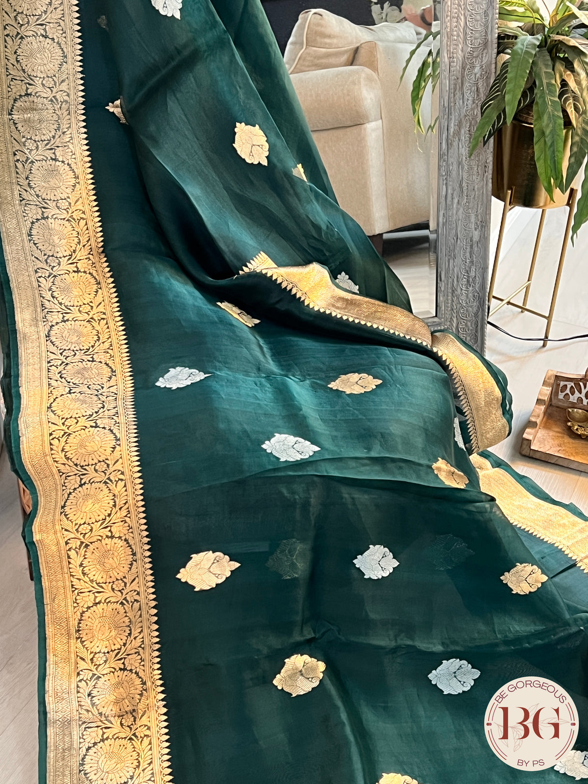 Banarasi Kora Organza Silk Saree Handloom saree color - green