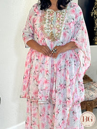 Garara Set in floral prints comes with matching stole.