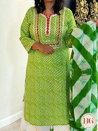 Divider set in green color with flared bottom