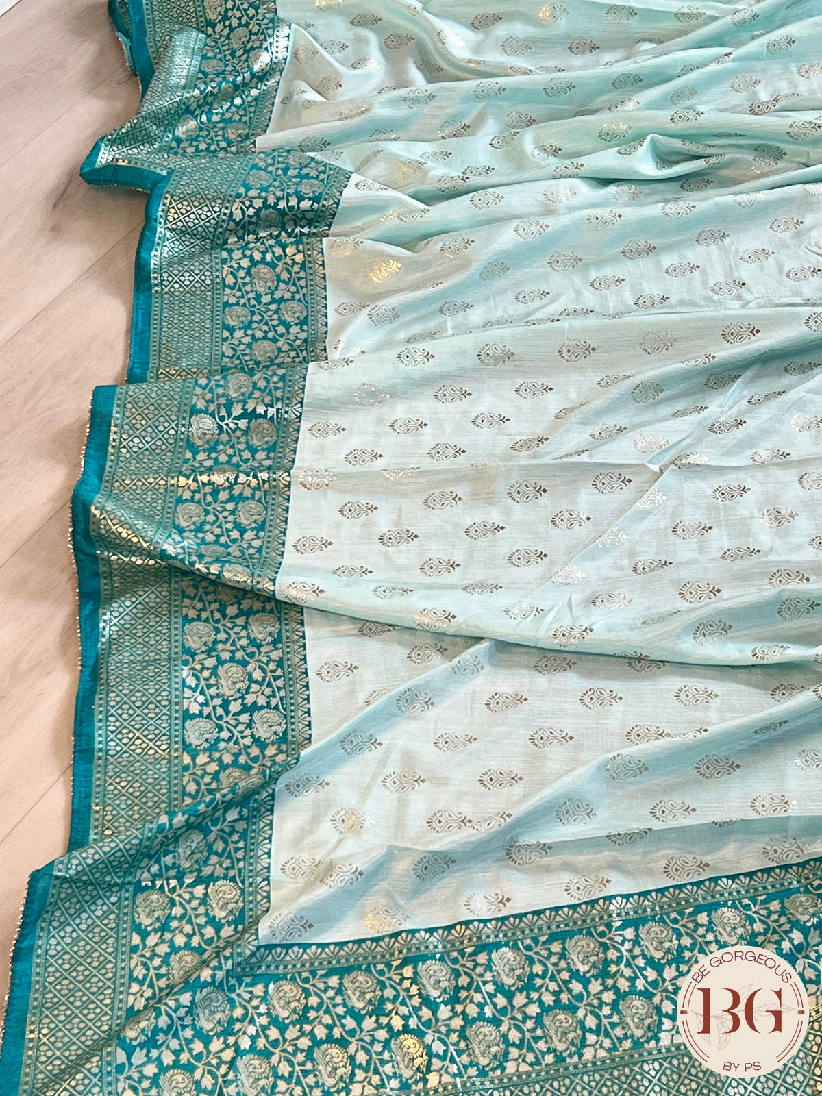 Soft Silk saree with foil print - dancing figures on pallu saree color - rama green