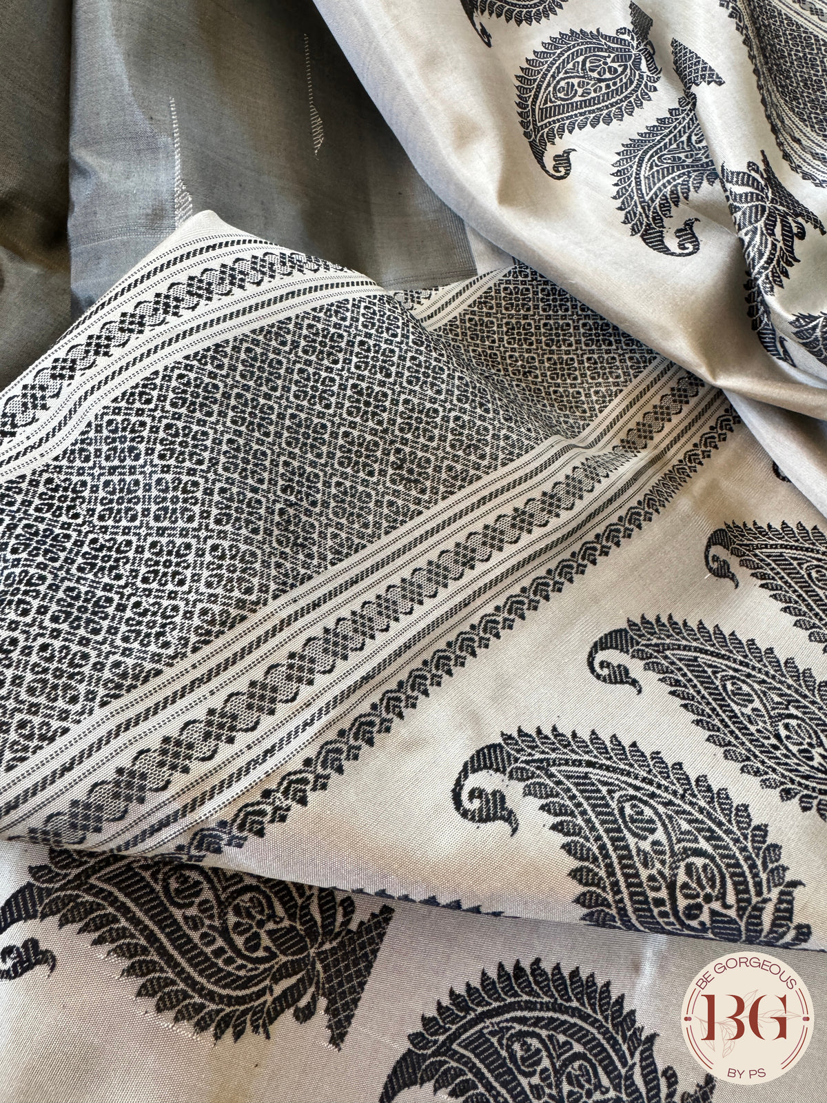Gadwal handloom pure silk saree - off white with grey no zari gadwal