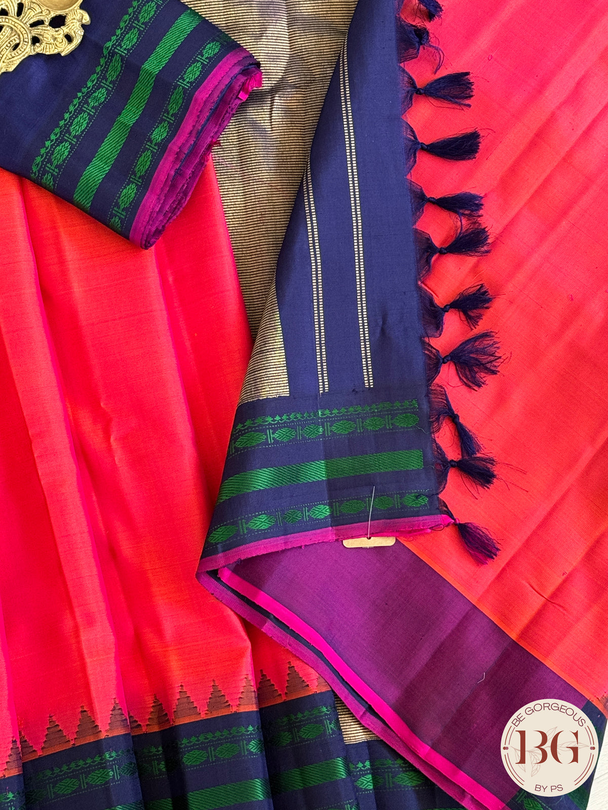 Gadwal - pure silk - red body tissue pallu navy blue border