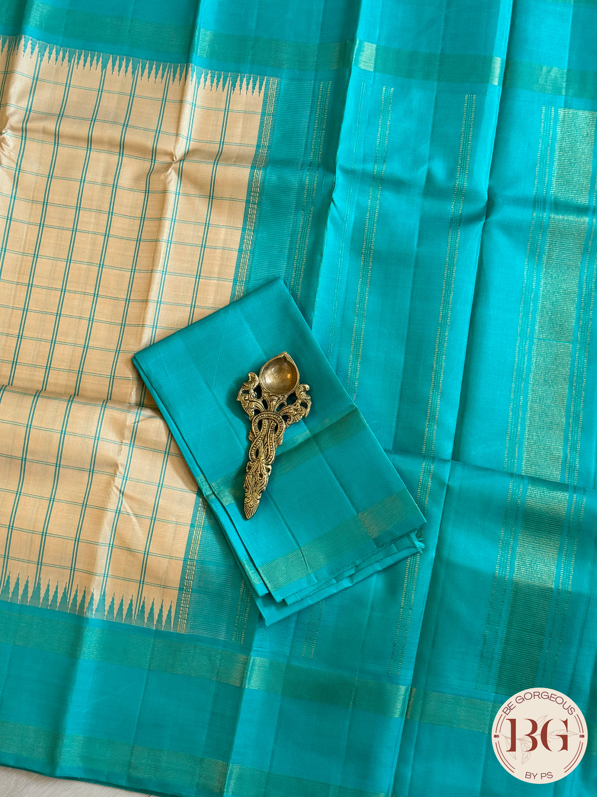 Kanjeevaram pure silk handloom saree - off white blue big checker