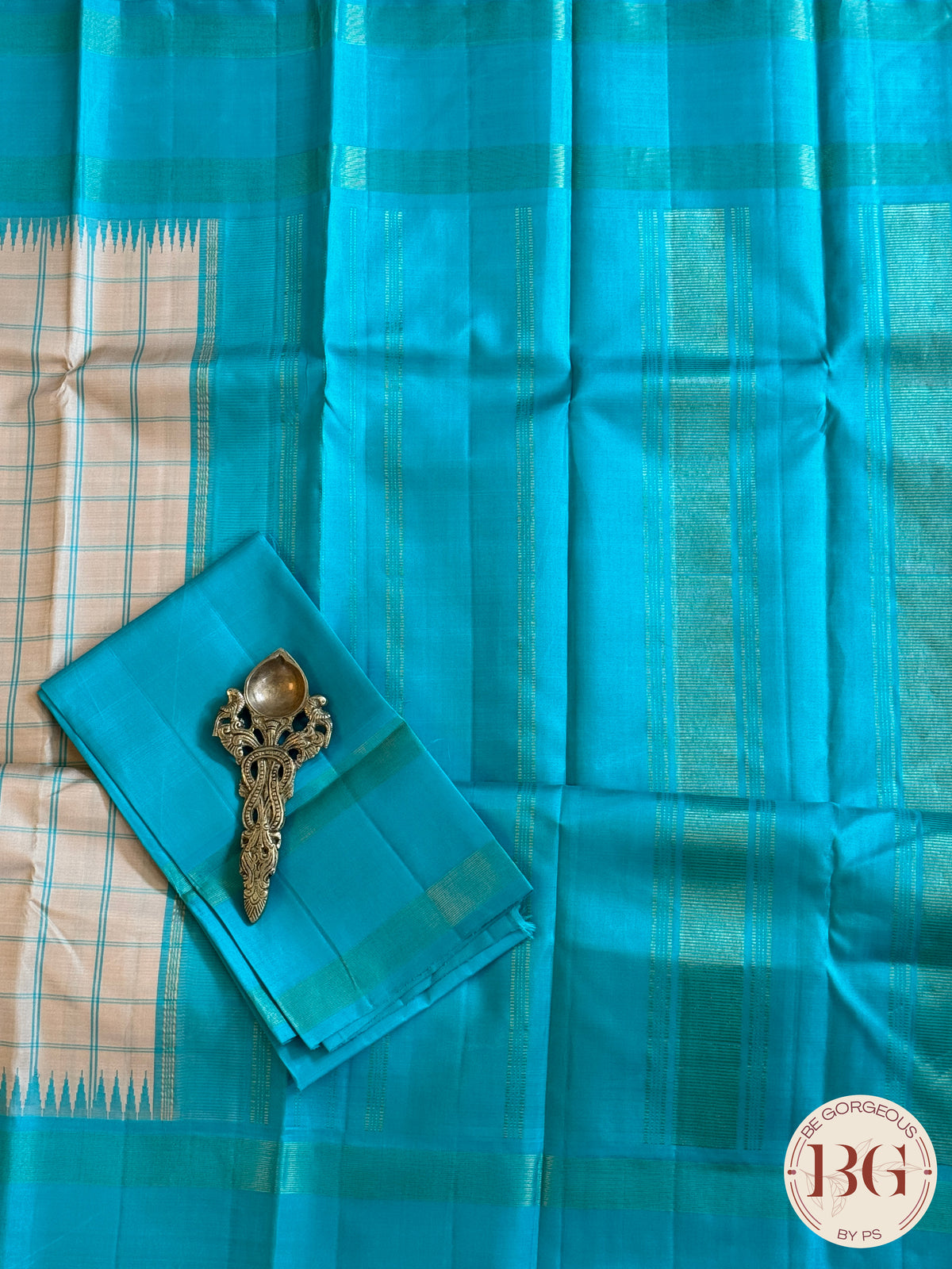 Kanjeevaram pure silk handloom saree - off white blue big checker