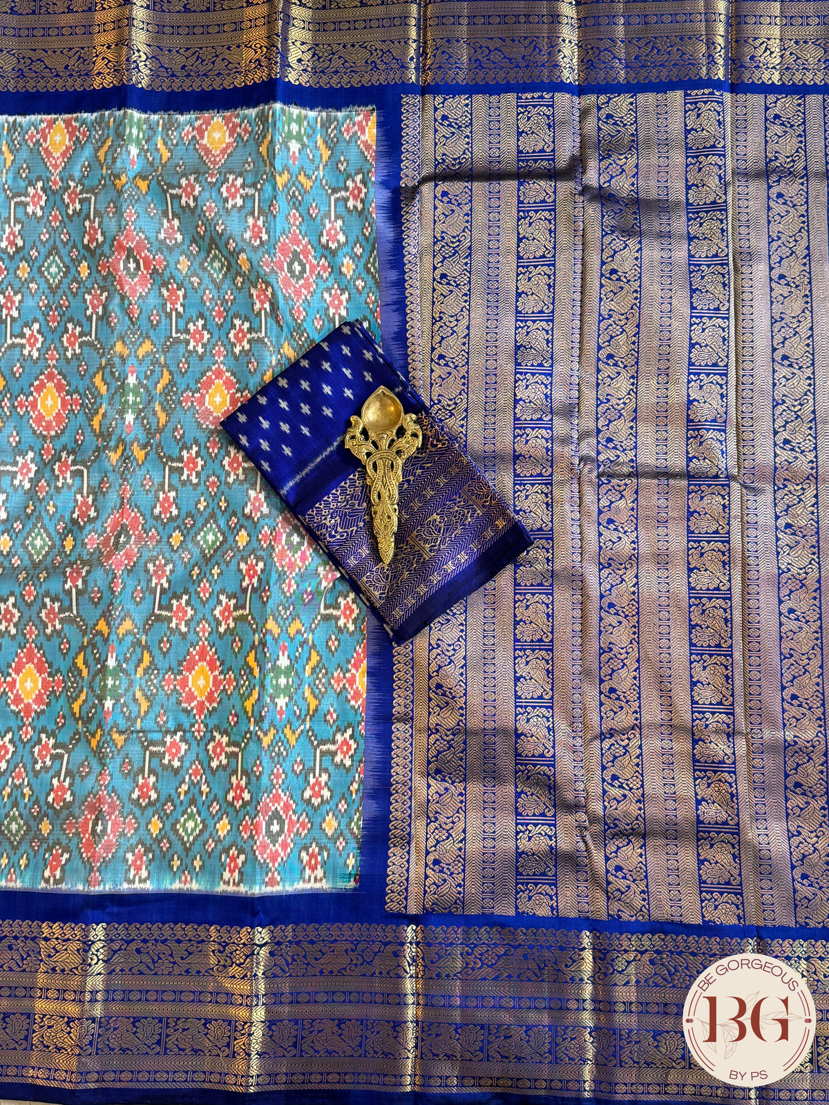 Pochumpally Ikkat Pure silk handloom saree with kanchi border and pallu - Blue