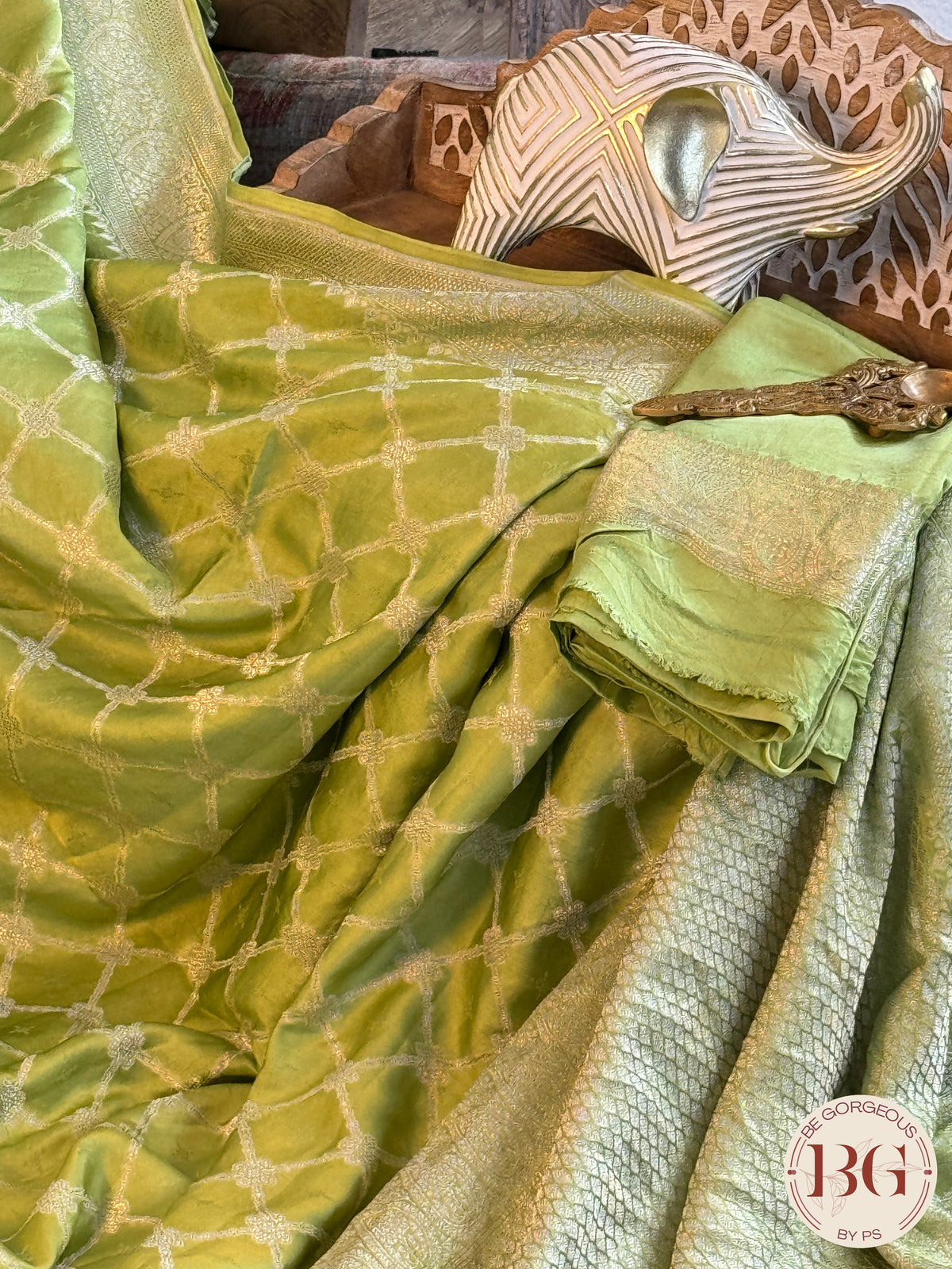 Mushroo banarasi cutwork pure silk handloom saree - Green