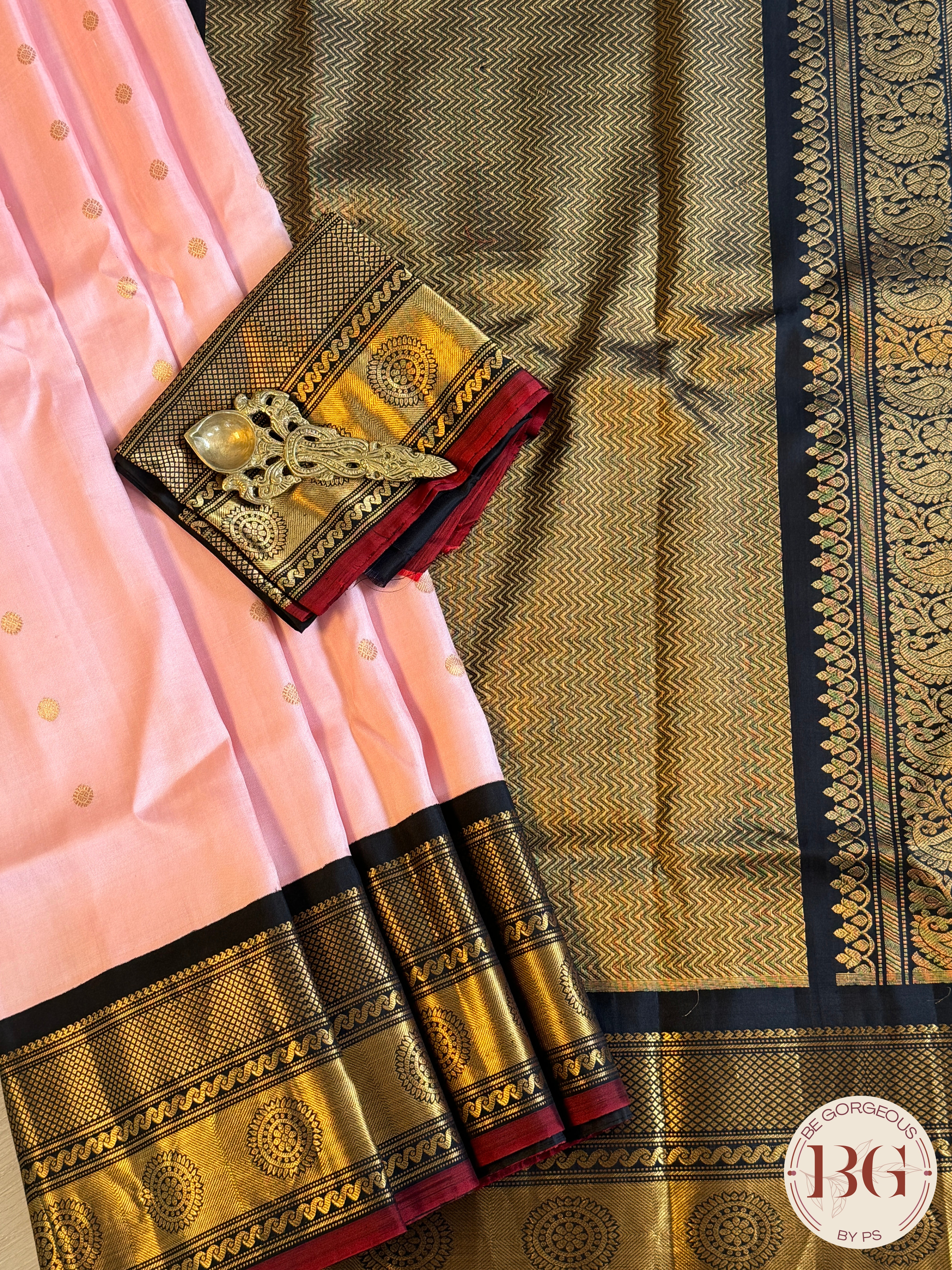 Gadwal handloom pure silk saree - baby pink with black